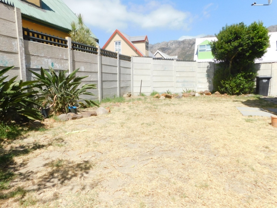 To Let 3 Bedroom Property for Rent in Gordons Bay Central Western Cape